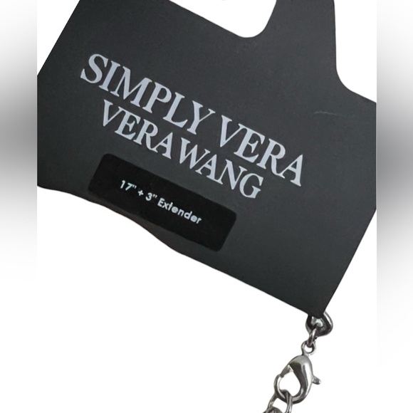 Vera Wang Green Teardrop Necklace - Picture 2 of 2